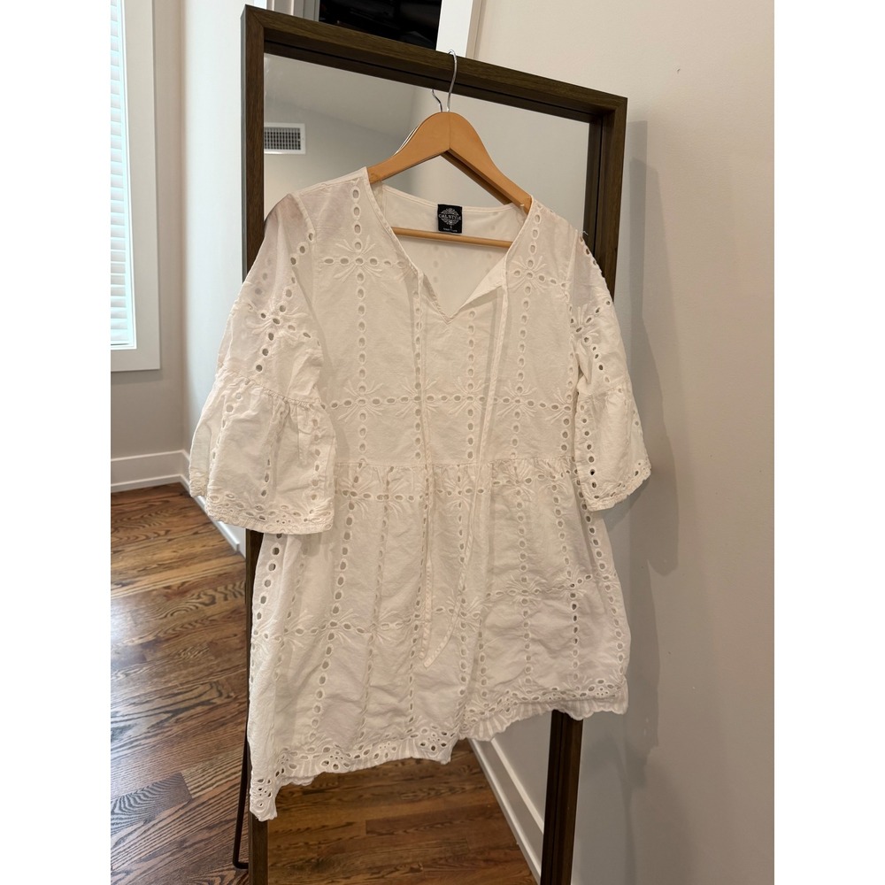Calstyle White Eyelet Cotton Babydoll Mini Dress  Bell Sleeve V-Neck Tunic Small